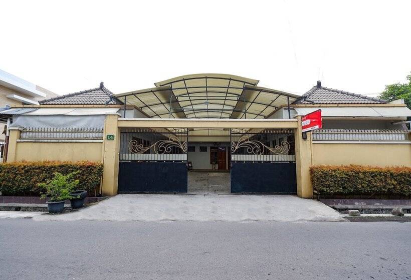 Szálloda Oyo 2737 D Kost