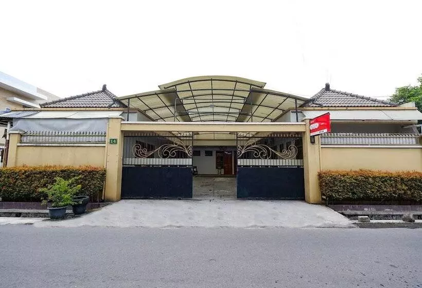 هتل Oyo 2737 D Kost