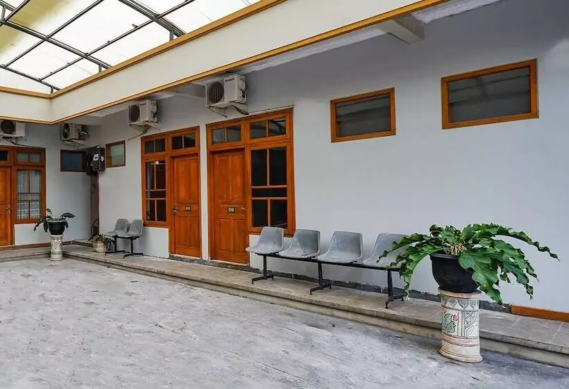 هتل Oyo 2737 D Kost