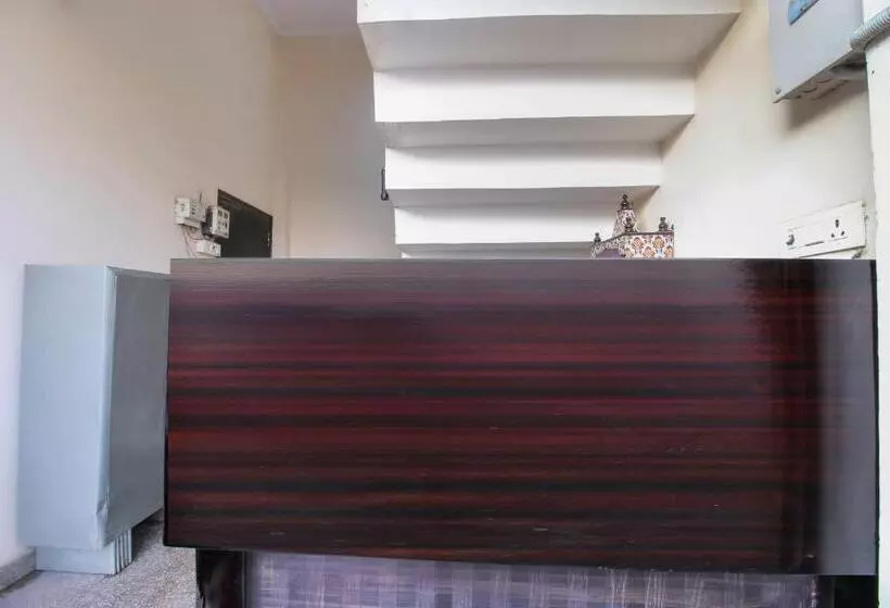 ホテル Spot On Yuvraj Guest House