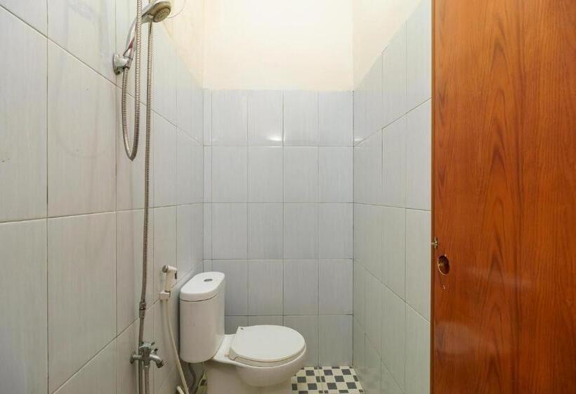 פנסיון Reddoorz Syariah@jalan Dr Mansyur Medan