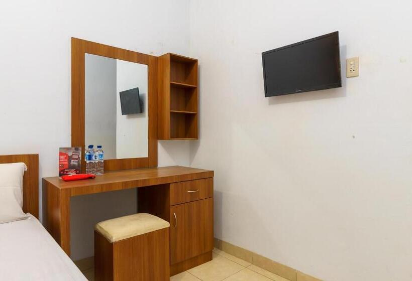 פנסיון Reddoorz Syariah@jalan Dr Mansyur Medan