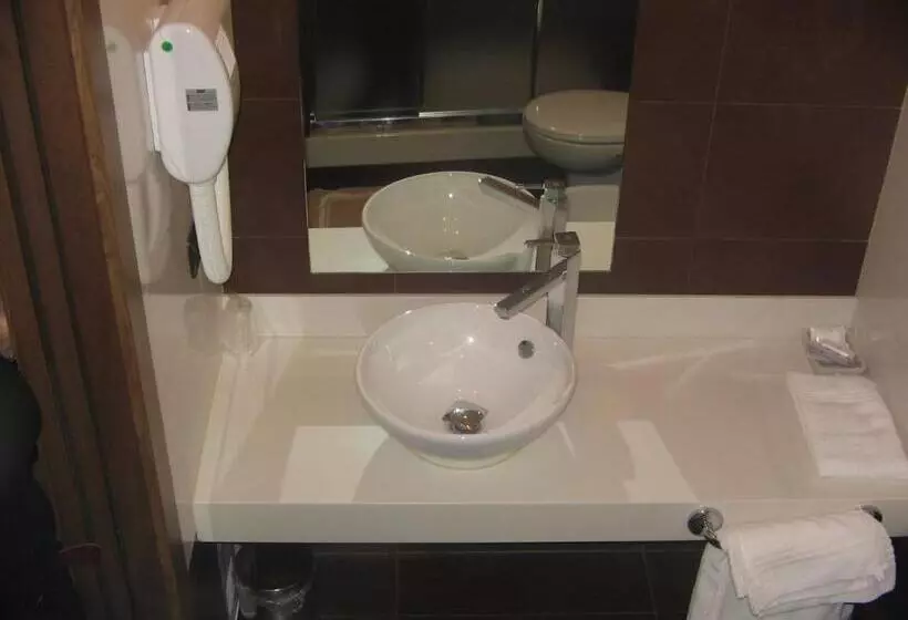 호텔 Albergo Ristorante Delfino