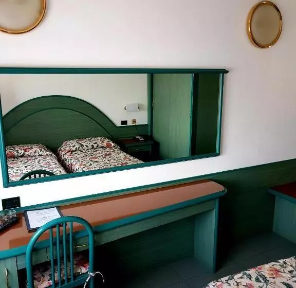 호텔 Albergo Ristorante Delfino