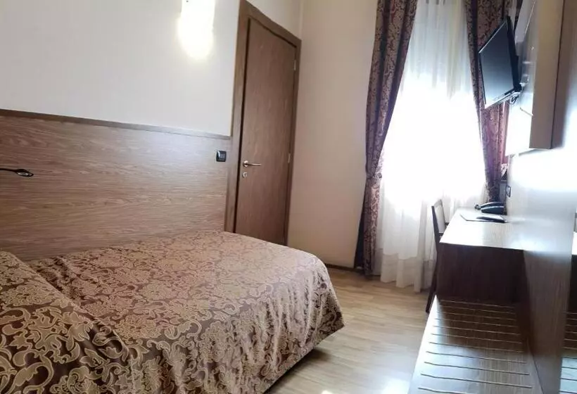 호텔 Albergo Ristorante Delfino