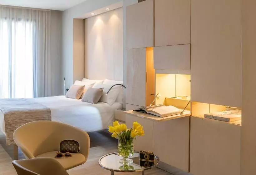 Hotel Cram