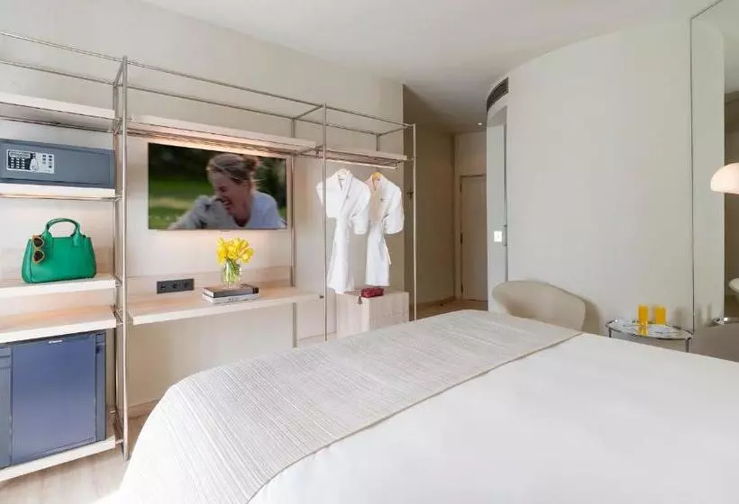 Hotel Cram
