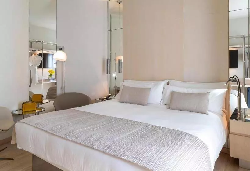 Hotel Cram