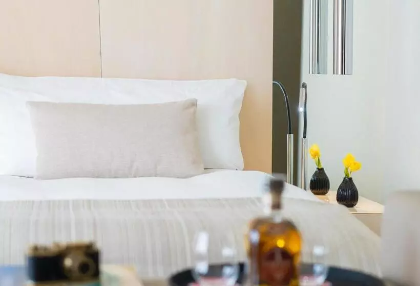Hotel Cram