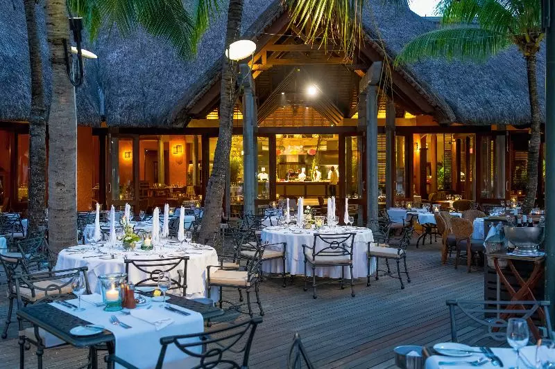 هتل Dinarobin Beachcomber Golf Resort & Spa