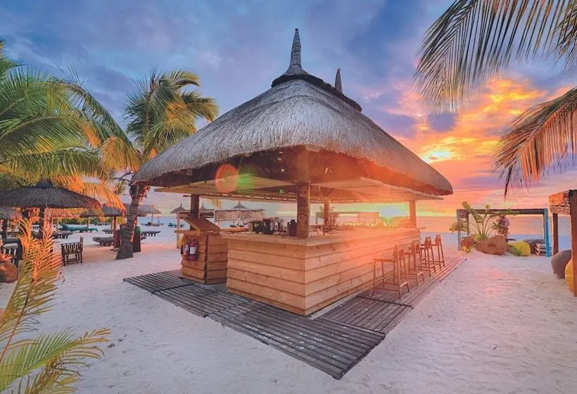 هتل Dinarobin Beachcomber Golf Resort & Spa