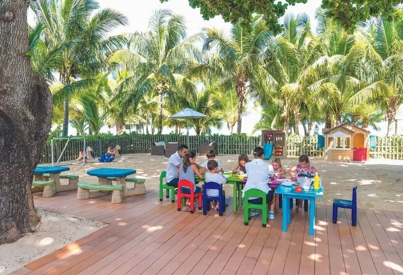 هتل Dinarobin Beachcomber Golf Resort & Spa