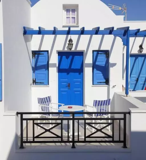 هتل Levante Beach