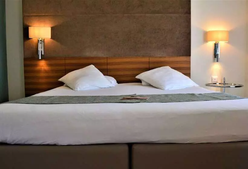 Maritim Antonine Hotel & Spa