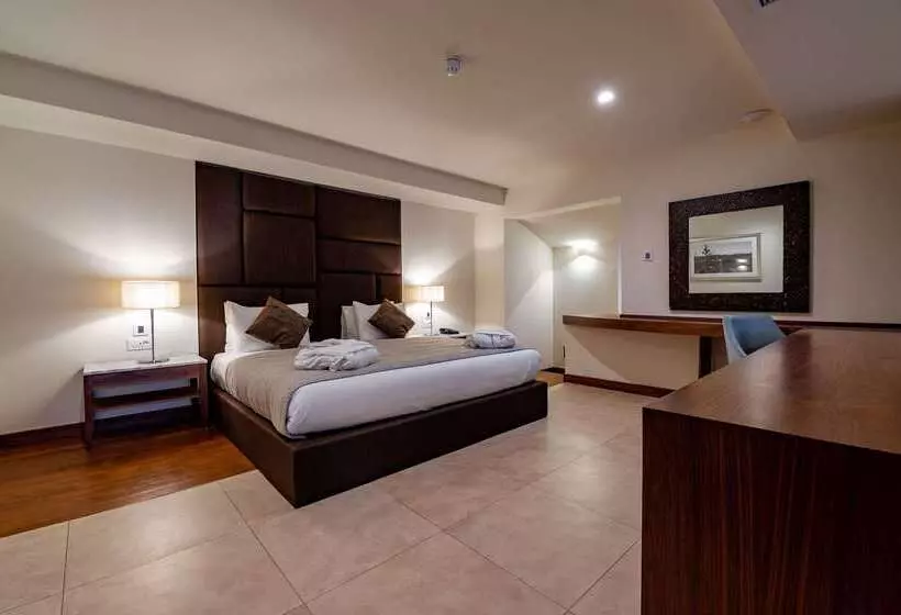 Maritim Antonine Hotel & Spa