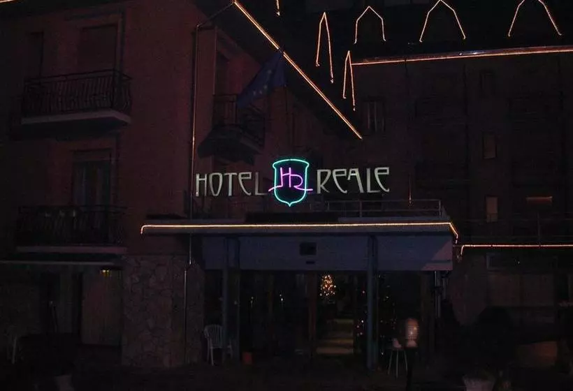 Отель Reale
