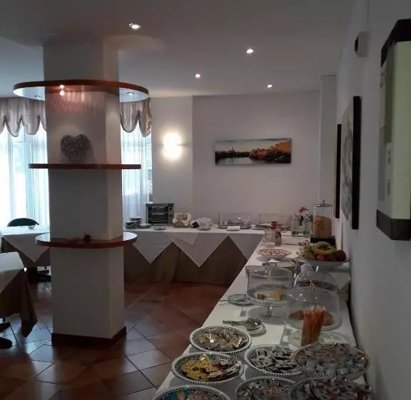 Отель Roero Park