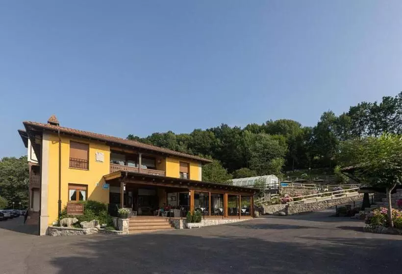 Отель & Spa Villa De Mestas