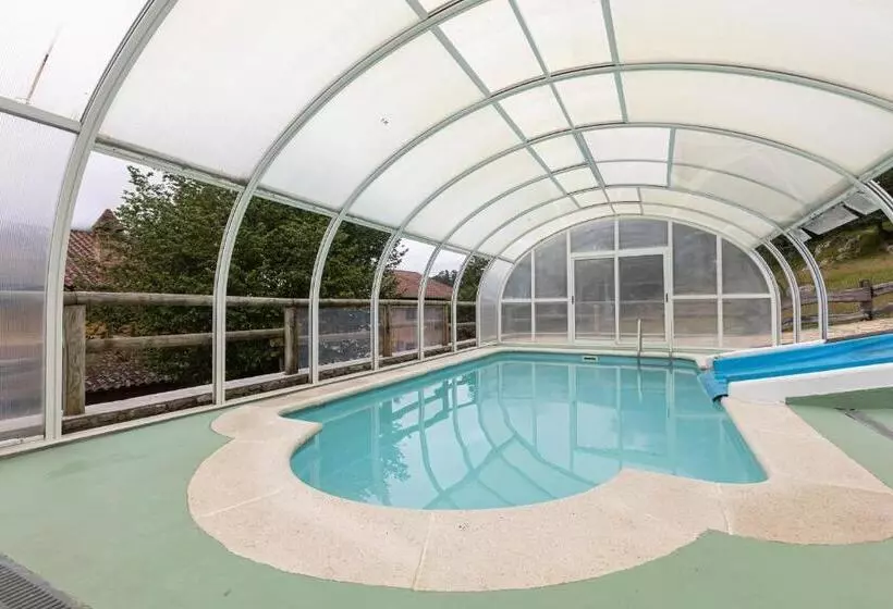 Отель & Spa Villa De Mestas