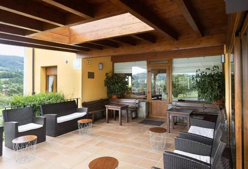 Отель & Spa Villa De Mestas