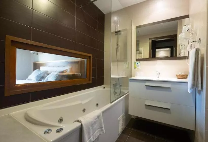 Отель & Spa Villa De Mestas