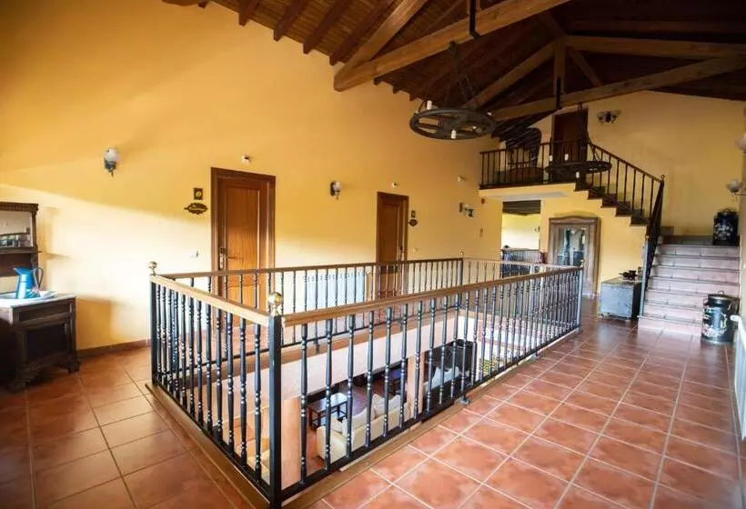 Отель & Spa Villa De Mestas