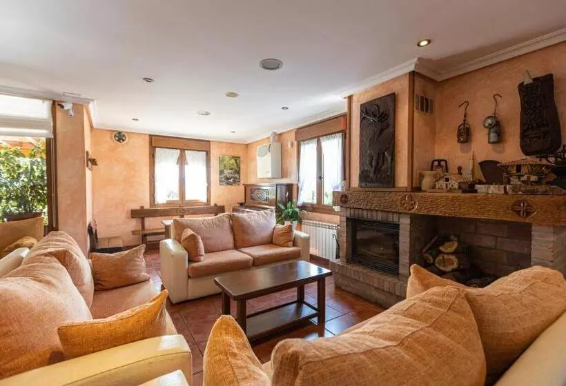 Отель & Spa Villa De Mestas