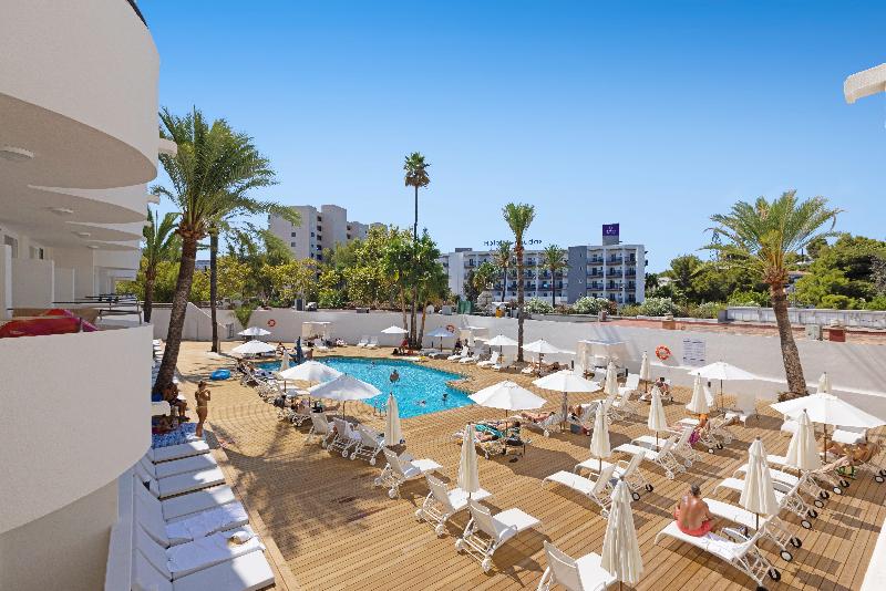 Palmanova Beach Apartments by TRH