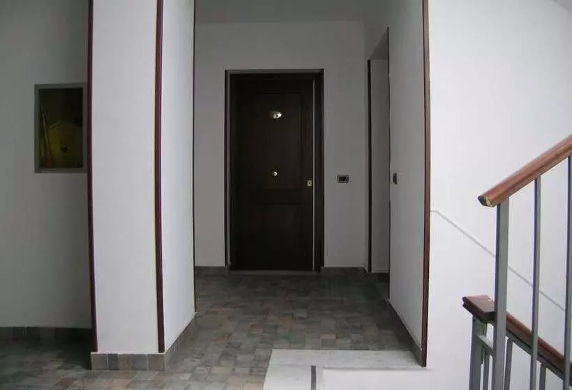 Residenssi Politi Apart