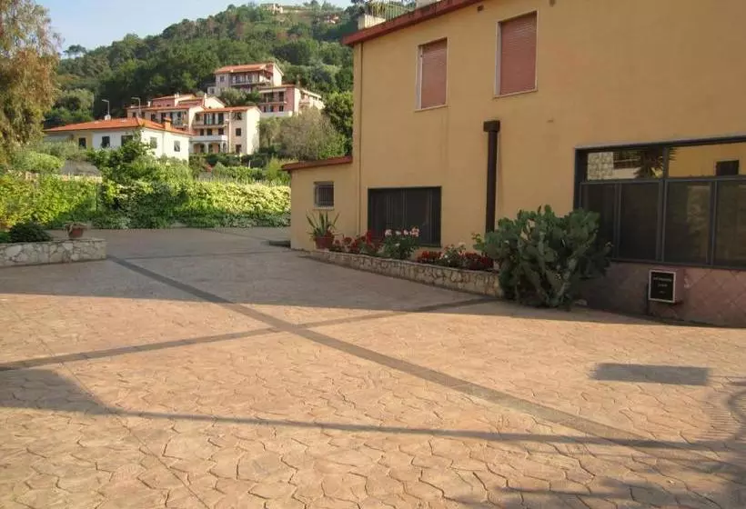 ホテル Albergo La Mimosa