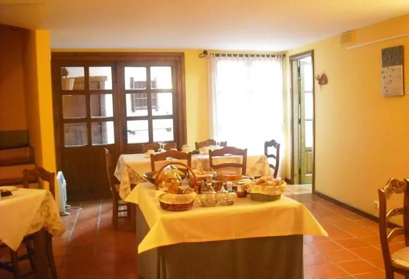 پانسیون Casa De Oria