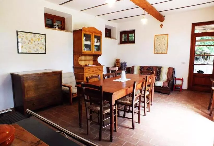 Agriturismo La Casa Della Lavanda  Il Casale