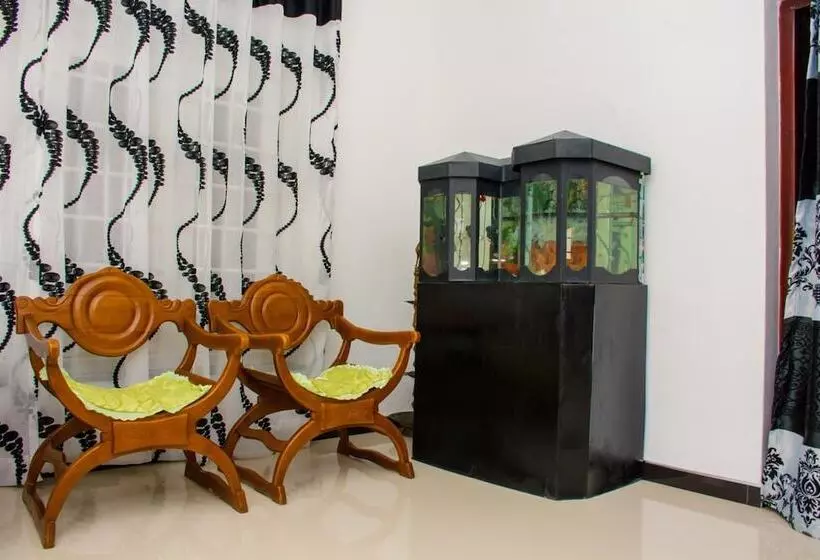 هتل Gloriya Mathews