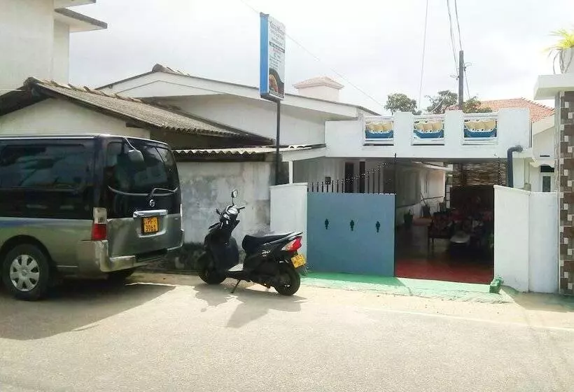 هتل Gloriya Mathews