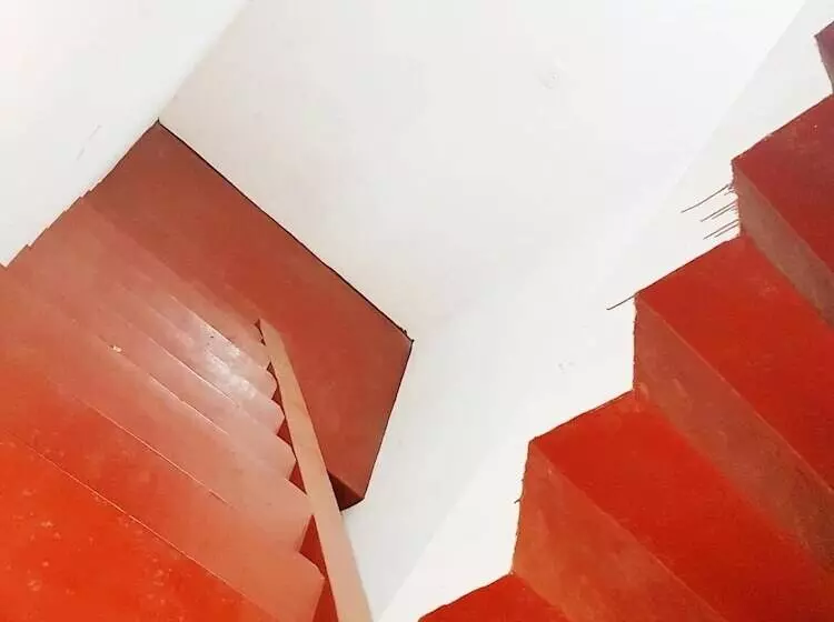 هتل Gloriya Mathews