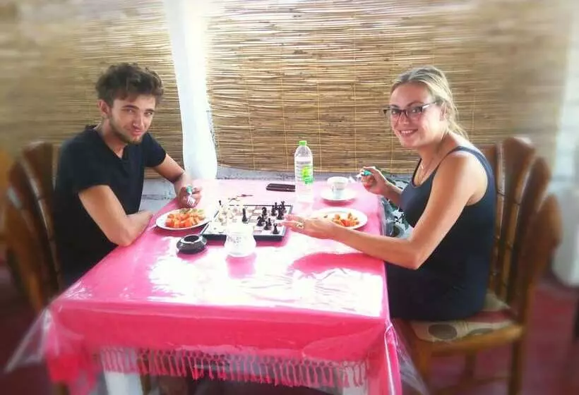 هتل Gloriya Mathews