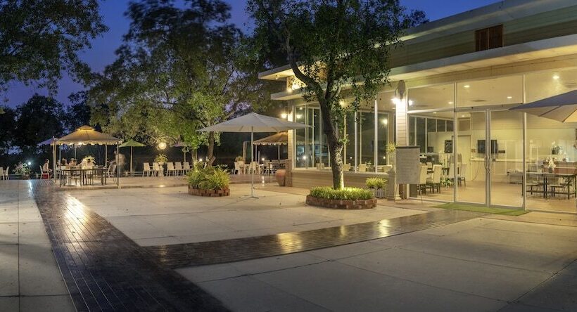 รตะธารา รีสอร์ท Ratathara Resort