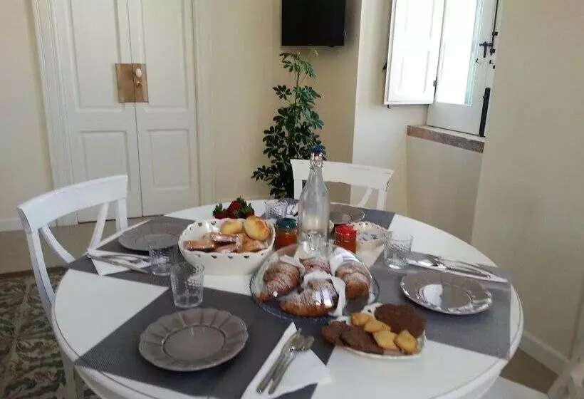 Hotelli B&b Palazzo Rochira