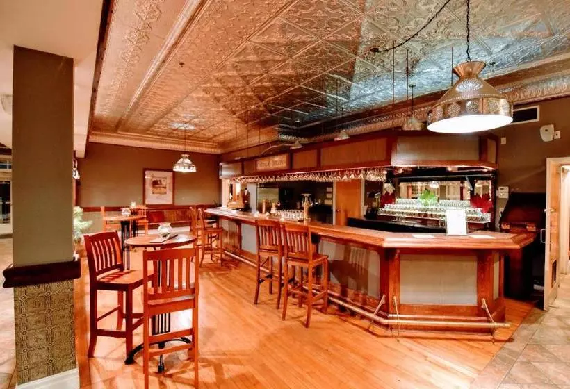 Hotelli The Burleigh Falls Inn & Suites