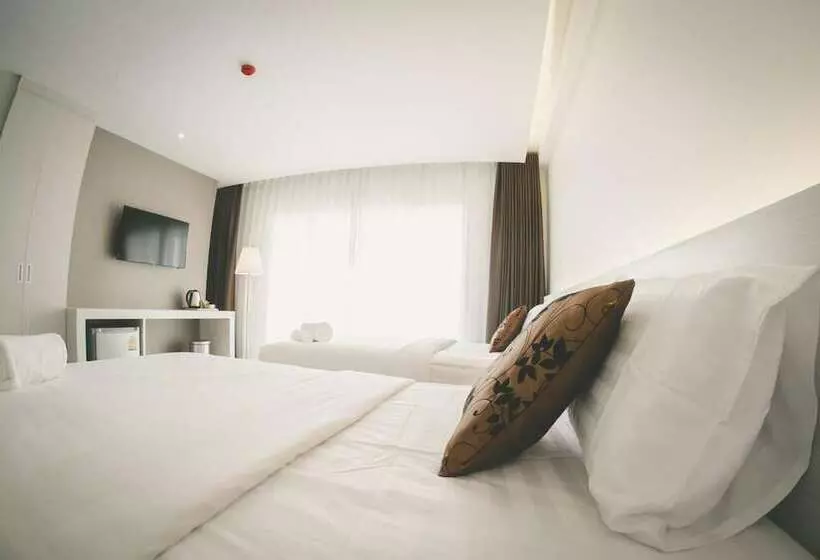 هتل Chaisaeng Villa