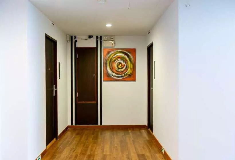 ホテル Farthai Residence