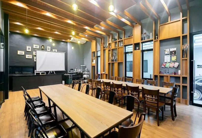 ホテル Farthai Residence