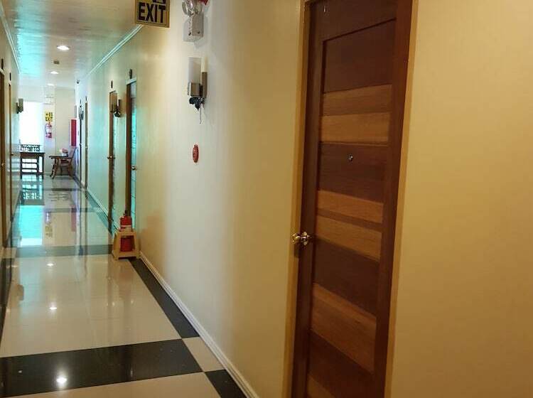 ホテル Henady Inn Annex