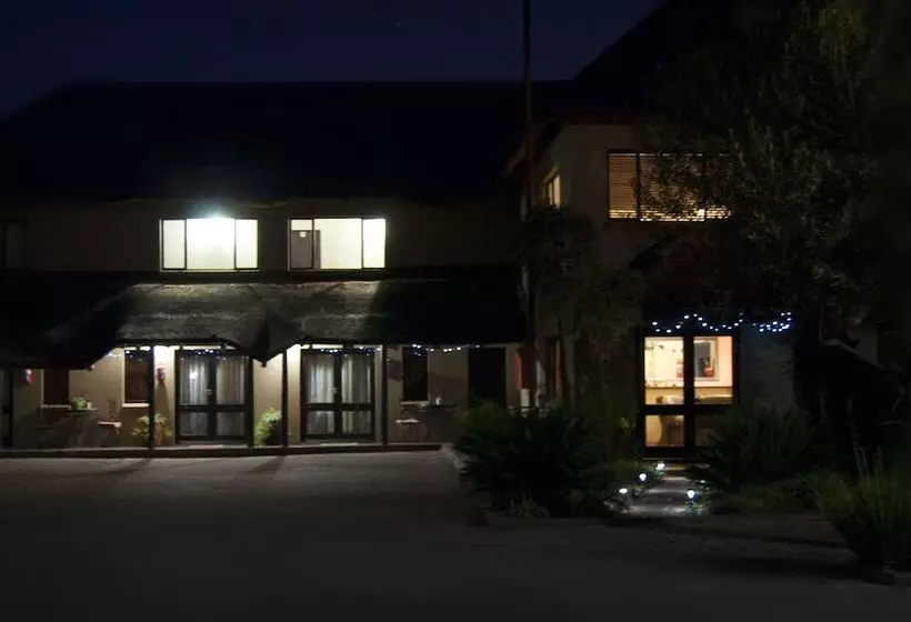هتل Monte Christo Country Lodge