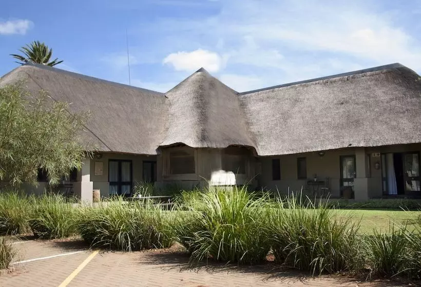 هتل Monte Christo Country Lodge