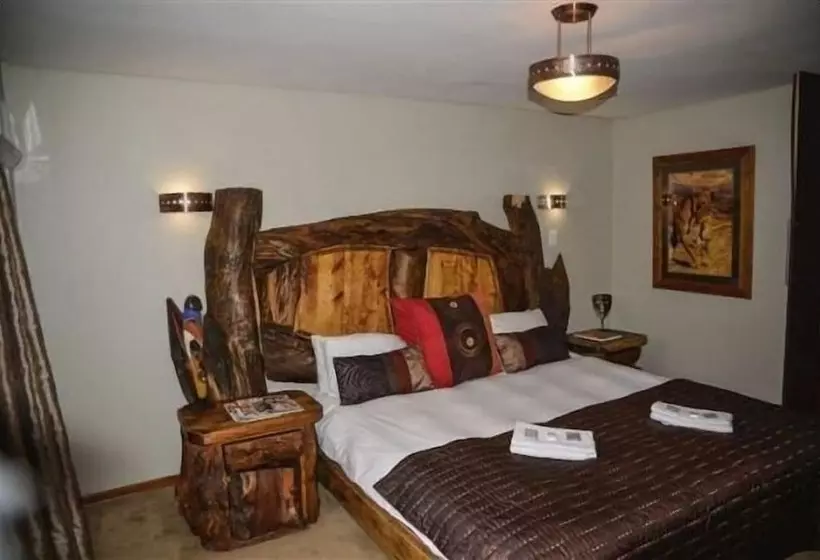 هتل Monte Christo Country Lodge
