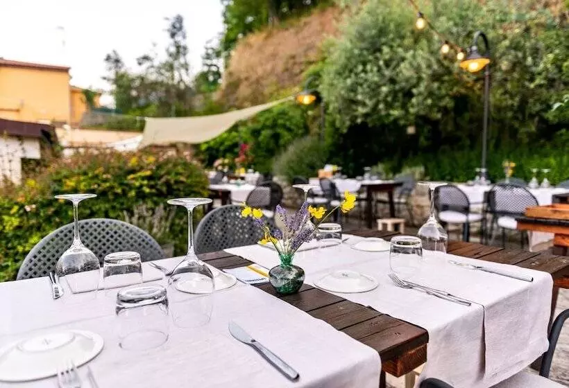 Hotelli La Locanda Del Povero Diavolo