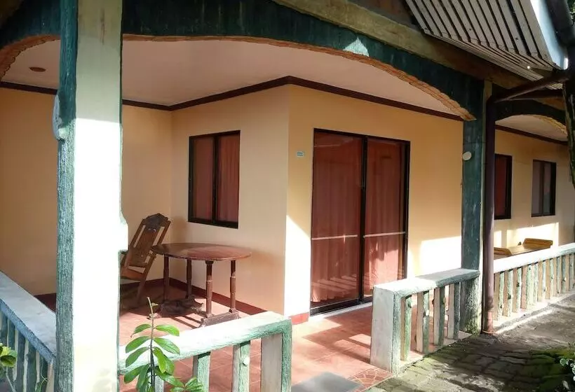 ホテル Reddoorz At July S Haven Seaside Pension Camiguin