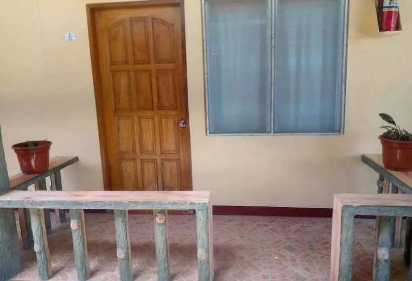 ホテル Reddoorz At July S Haven Seaside Pension Camiguin