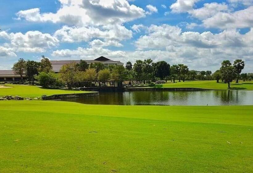 호텔 Suwan Golf & Country Club